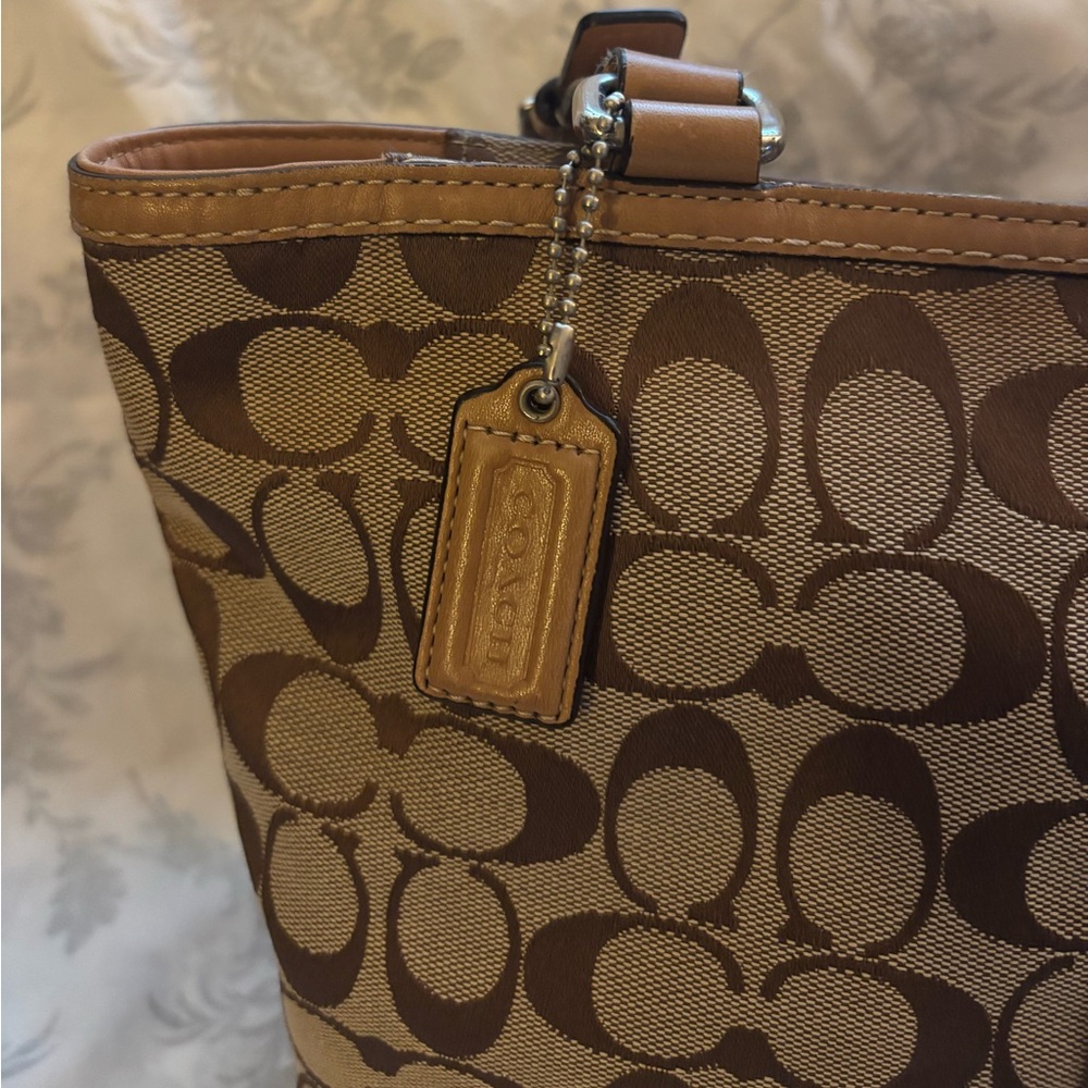 Coach Hampton Signature Canvas With Leather Trim Tote Bag - Picture 2 of 16